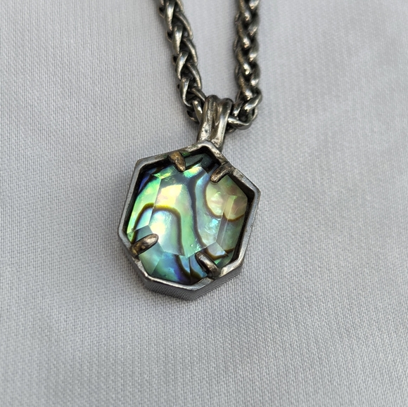 Kendra Scott Abalone Teo Necklace In Gunmetal Setting - Picture 3 of 5